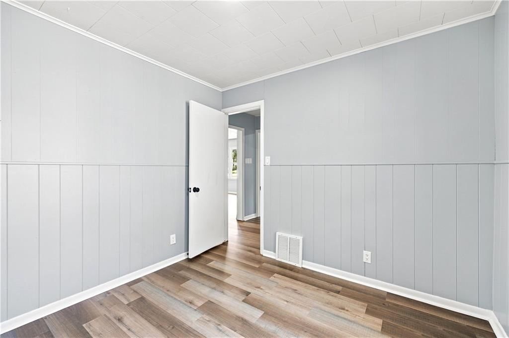 1347 S Hocker Avenue — photo 23