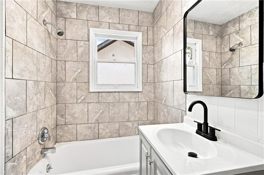 1347 S Hocker Avenue — photo 25