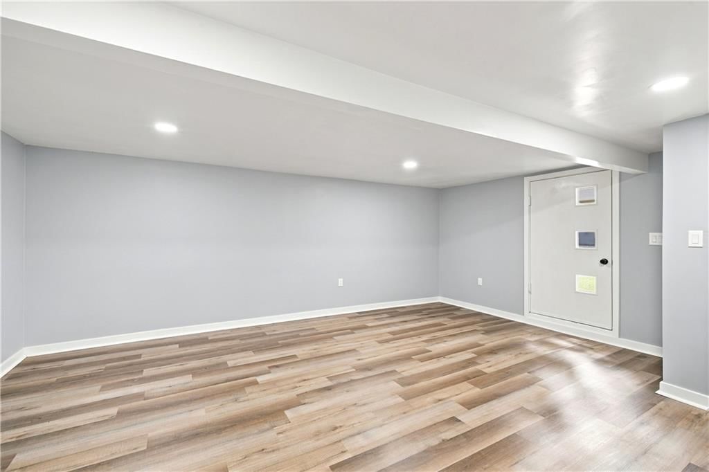 1347 S Hocker Avenue — photo 28