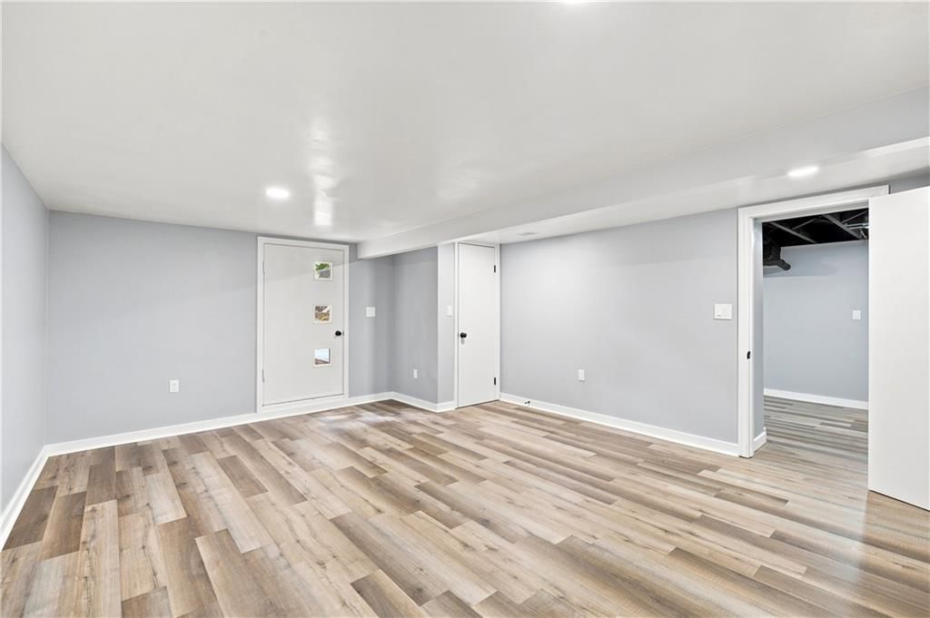 1347 S Hocker Avenue — photo 29