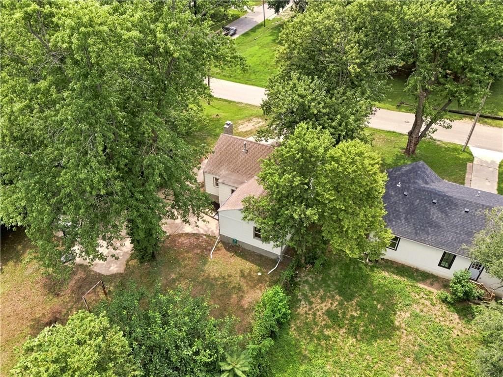 1347 S Hocker Avenue — photo 41