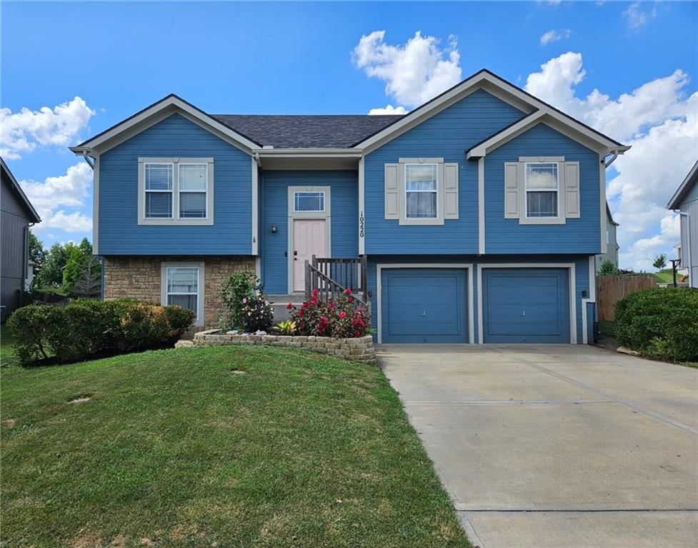 10220 N Lewis Avenue — photo 1