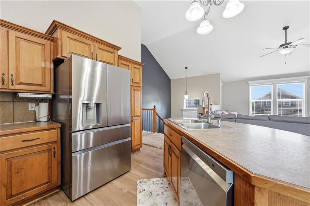 10220 N Lewis Avenue — photo 4