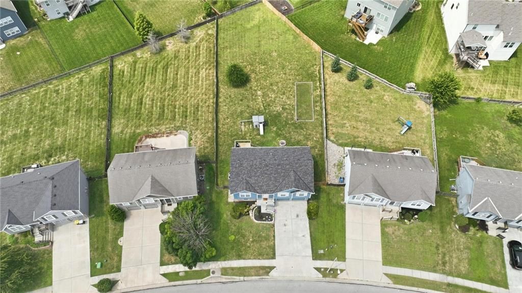 10220 N Lewis Avenue — photo 41