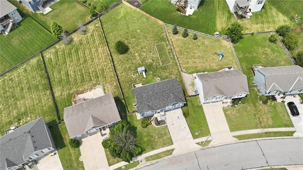 10220 N Lewis Avenue — photo 42