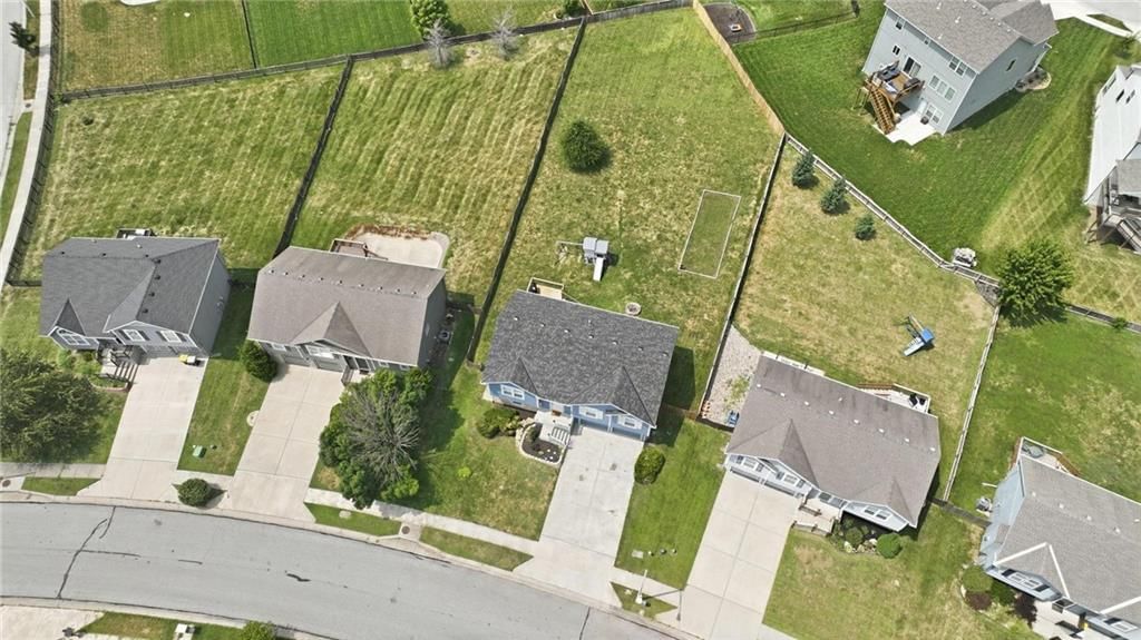 10220 N Lewis Avenue — photo 43