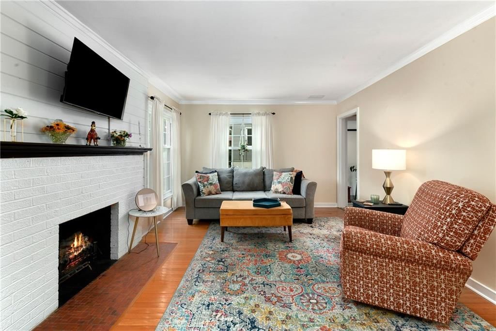 Photo 8 of 36 - 415 NE Moreland Drive, Oakwood Park, MO 64118