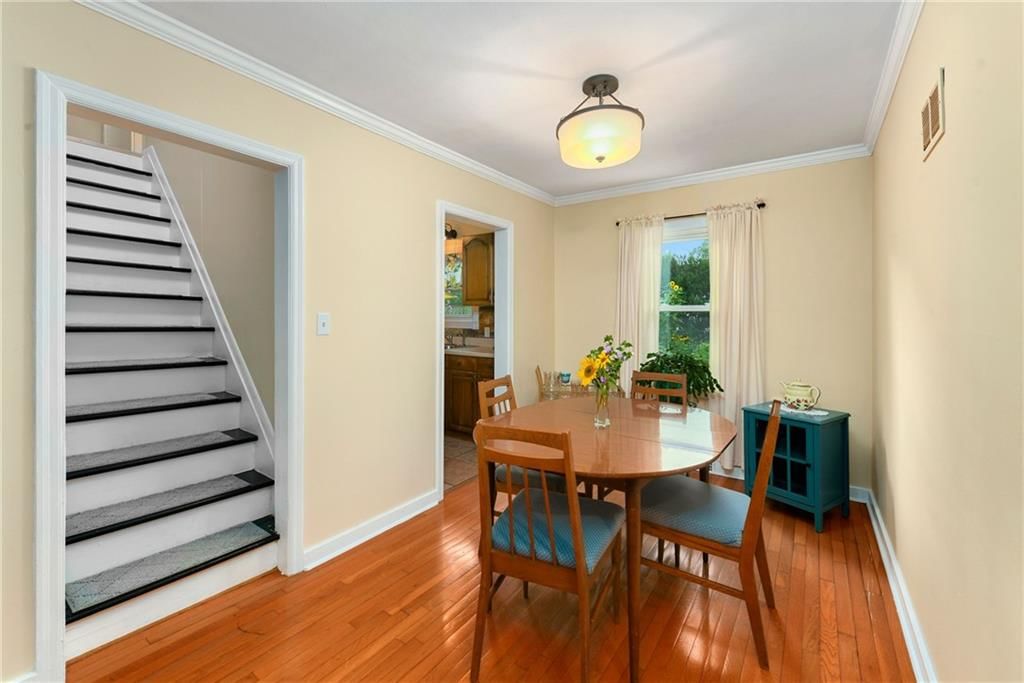 Photo 10 of 36 - 415 NE Moreland Drive, Oakwood Park, MO 64118