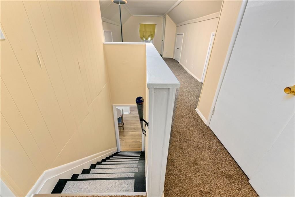Photo 22 of 36 - 415 NE Moreland Drive, Oakwood Park, MO 64118