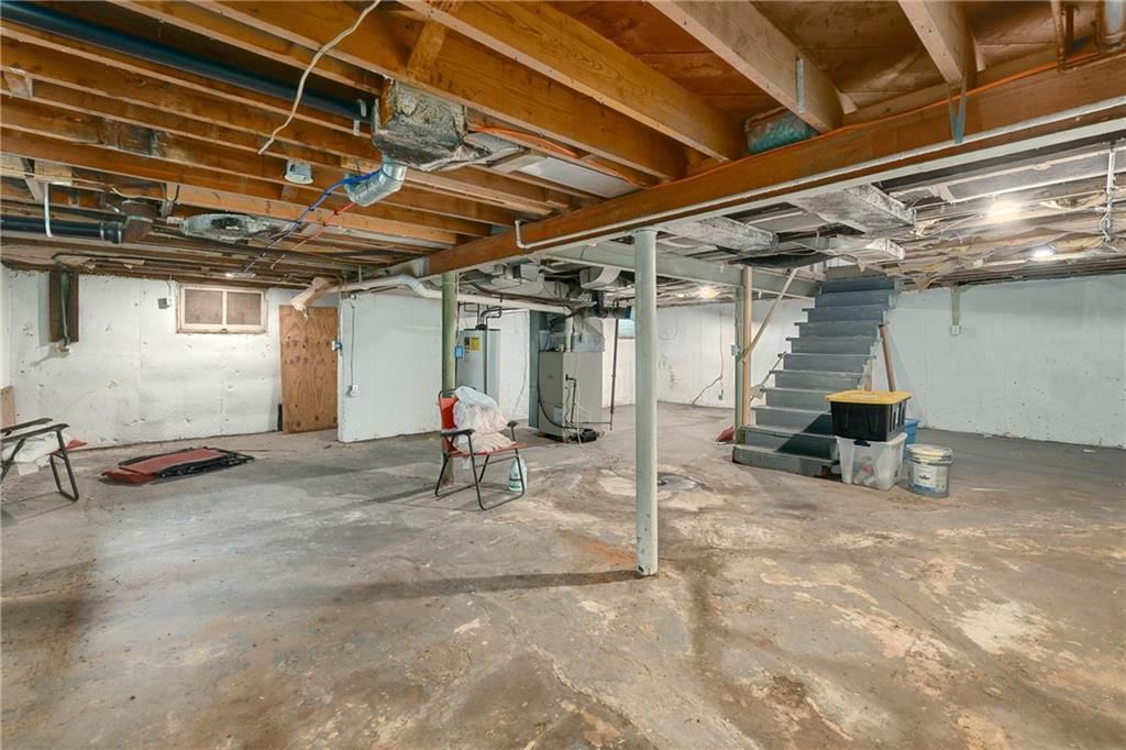 Photo 25 of 36 - 415 NE Moreland Drive, Oakwood Park, MO 64118