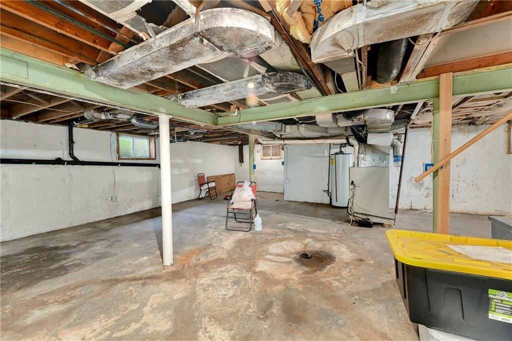 Photo 26 of 36 - 415 NE Moreland Drive, Oakwood Park, MO 64118