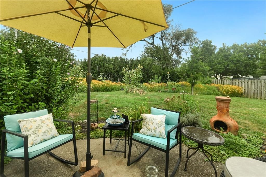 Photo 27 of 36 - 415 NE Moreland Drive, Oakwood Park, MO 64118