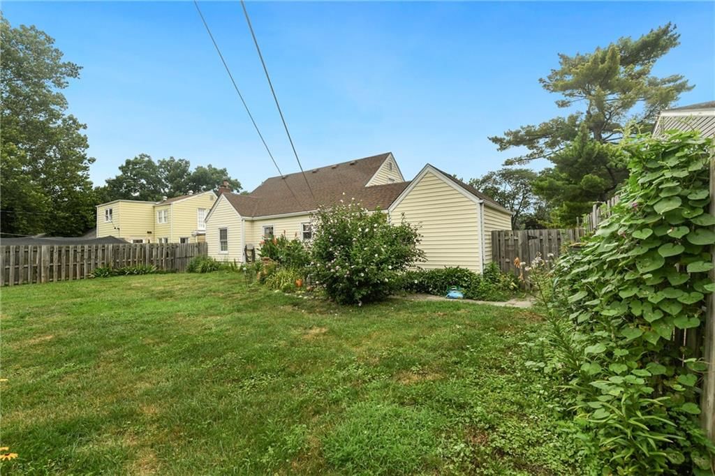Photo 35 of 36 - 415 NE Moreland Drive, Oakwood Park, MO 64118