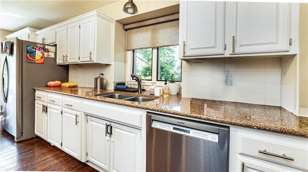 627 NW Timberbrooke Drive — photo 4