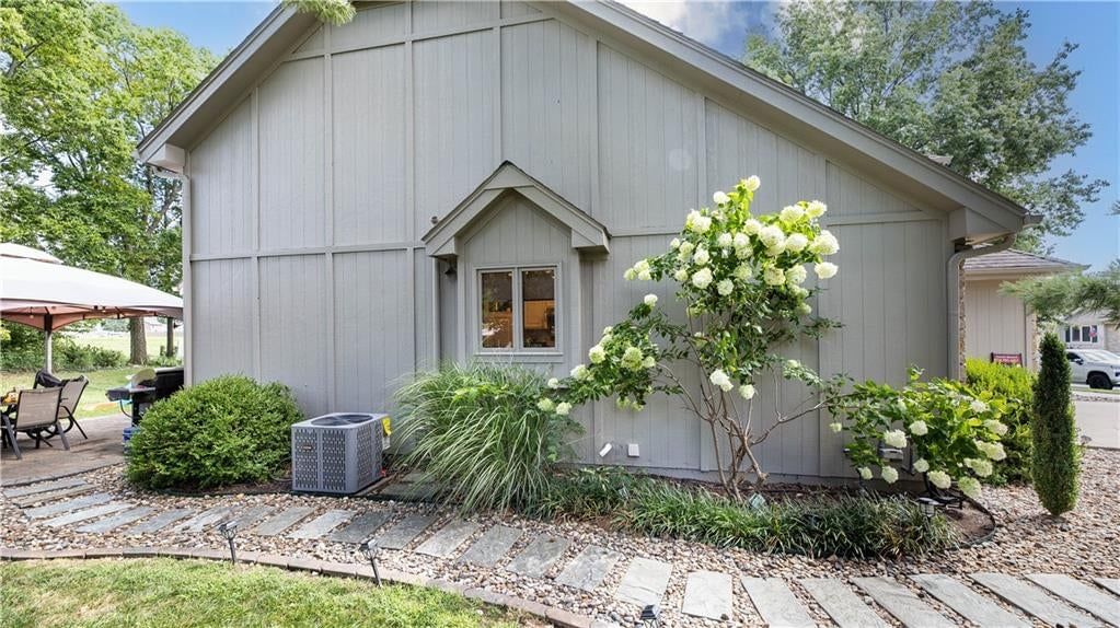 627 NW Timberbrooke Drive — photo 19