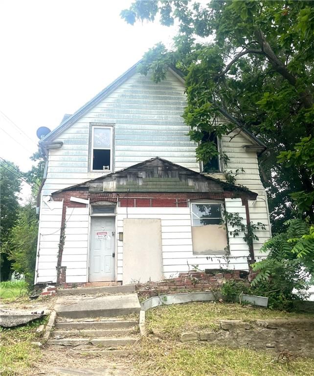108 Clayton Street — photo 1