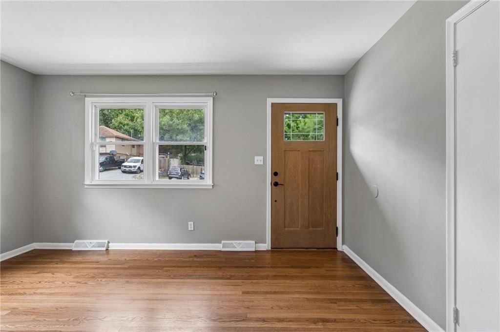2030 NW 50th Street — photo 5