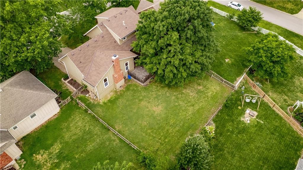 205 NE Noeleen Lane — photo 6