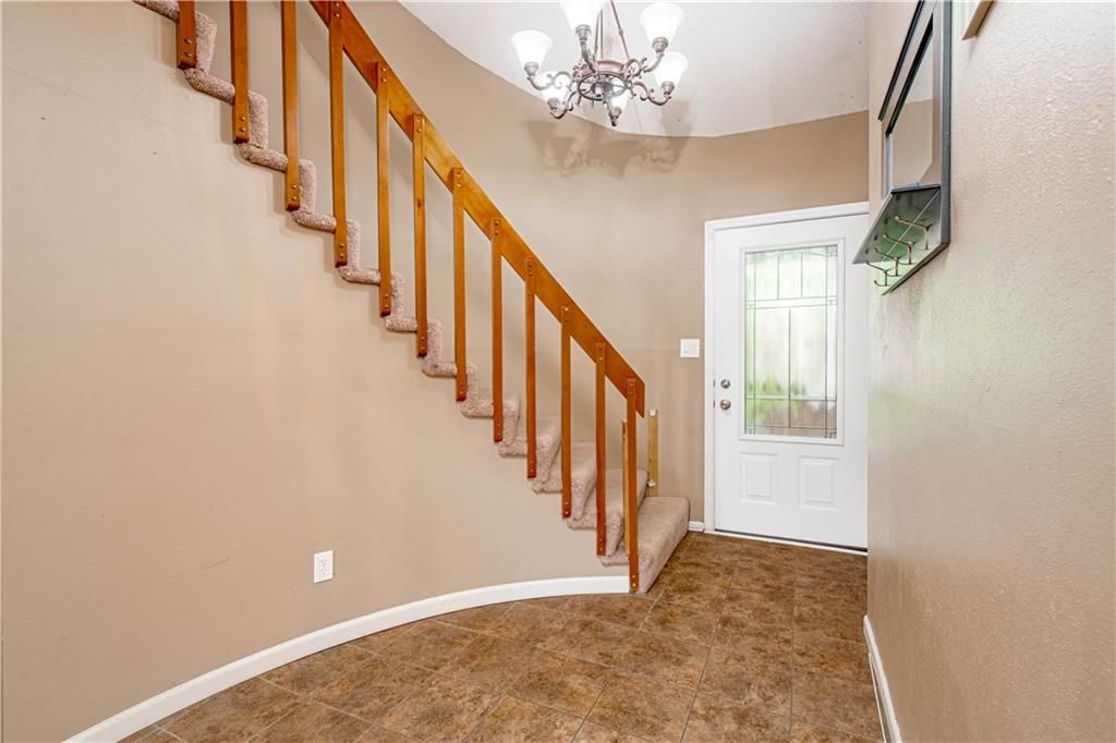 205 NE Noeleen Lane — photo 7