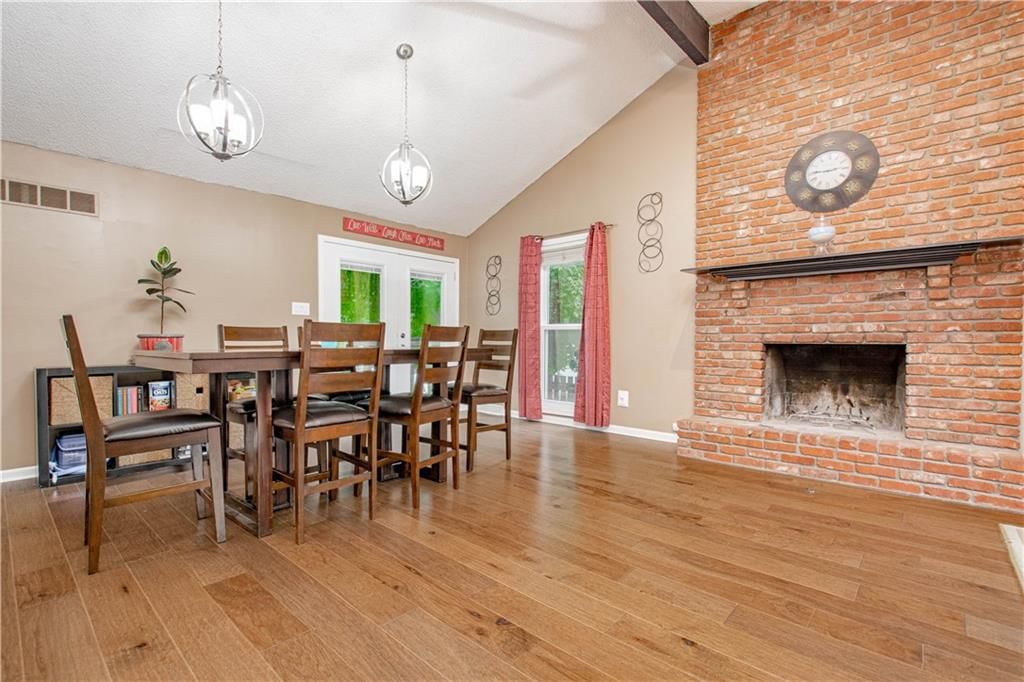 205 NE Noeleen Lane — photo 12