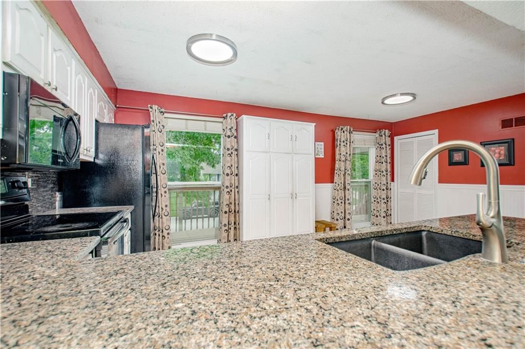 205 NE Noeleen Lane — photo 15