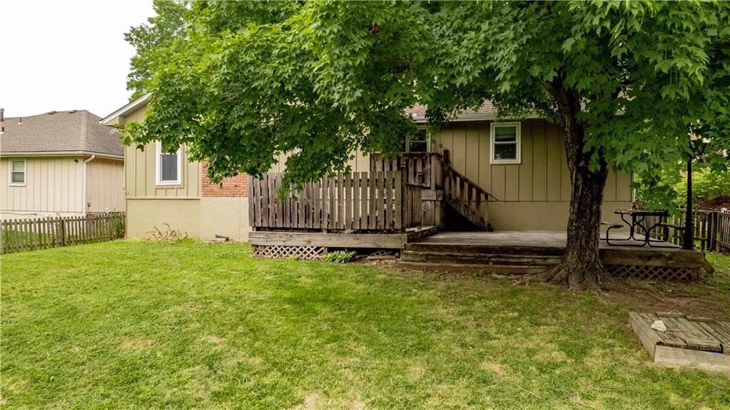 205 NE Noeleen Lane — photo 28