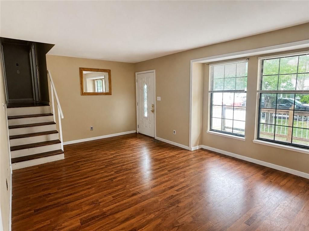 112 Sharon Lane — photo 10