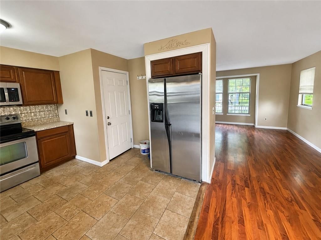 112 Sharon Lane — photo 12