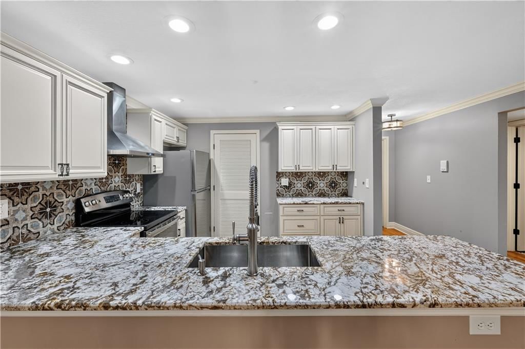 6728 W 109th Street — photo 4