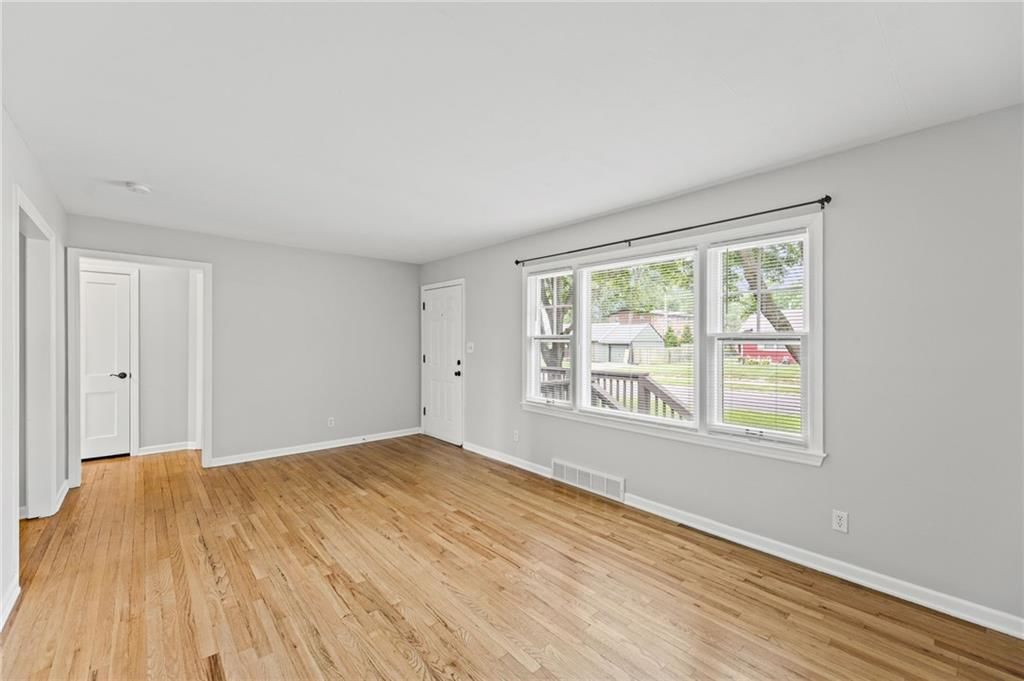 6133 Floyd Street — photo 3