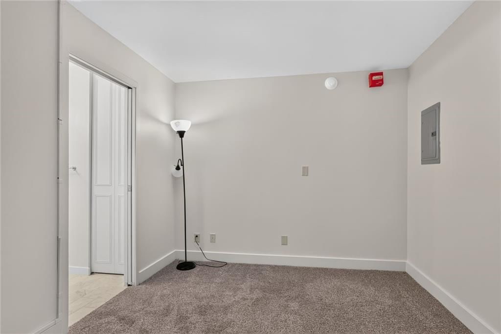 600 E 8th Street — photo 13