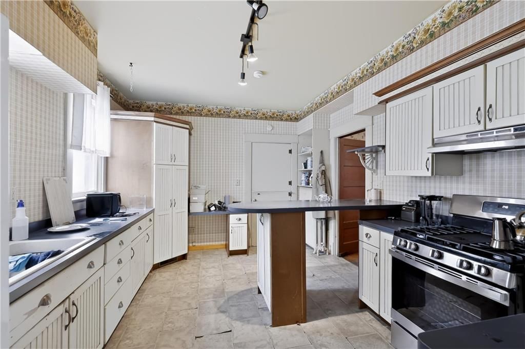 301 W Pine Street — photo 13