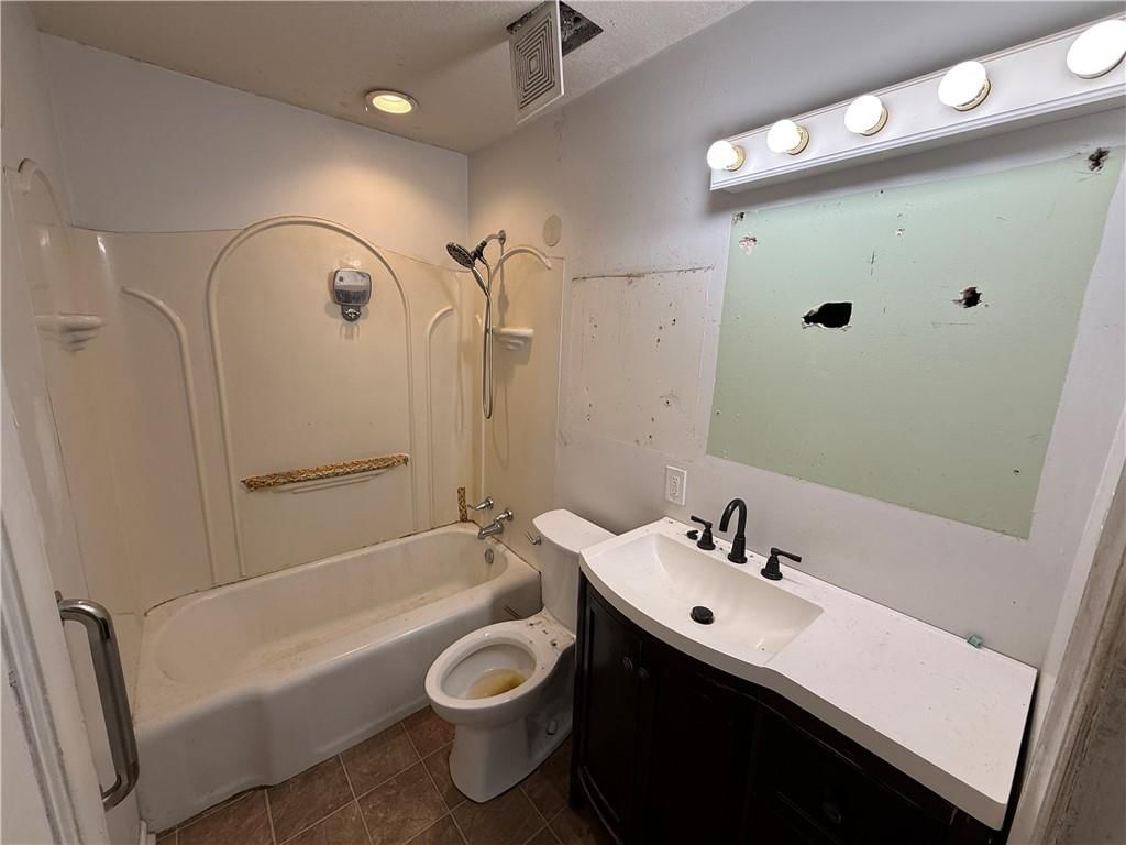 5410 Briar Street — photo 10