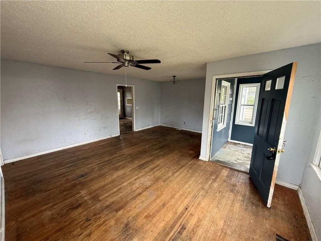 5410 Briar Street — photo 11