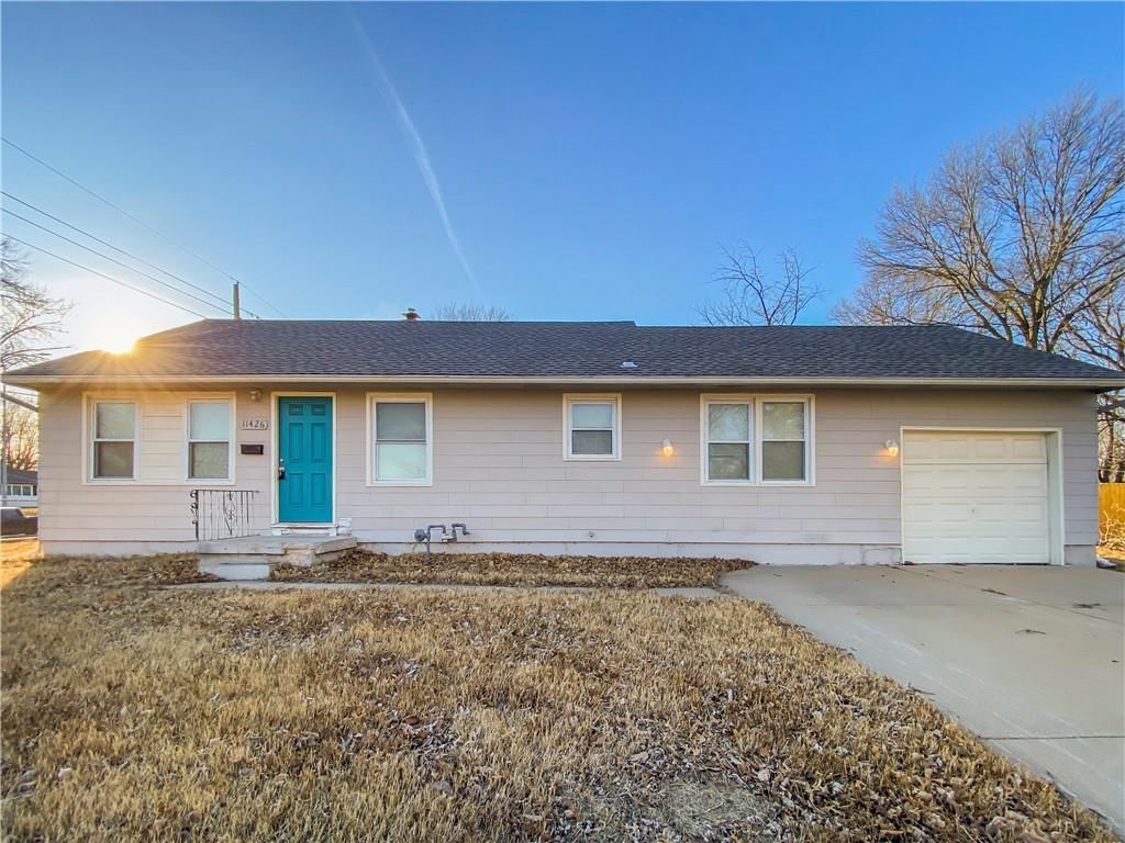 11426 Applewood Drive — photo 1