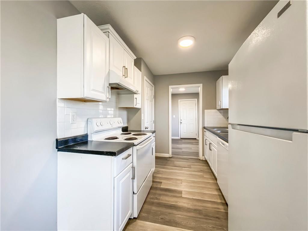 11426 Applewood Drive — photo 5