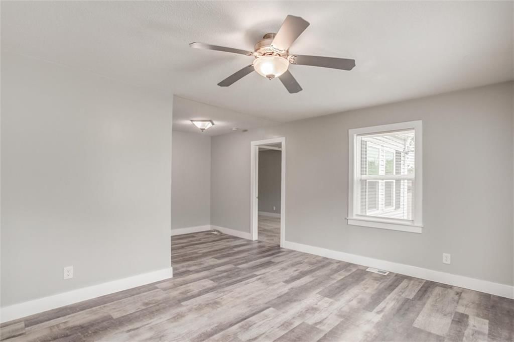 4552 N Locust Street — photo 4