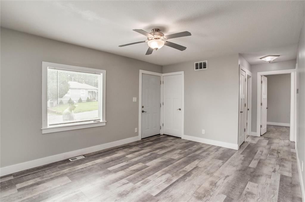 4552 N Locust Street — photo 6