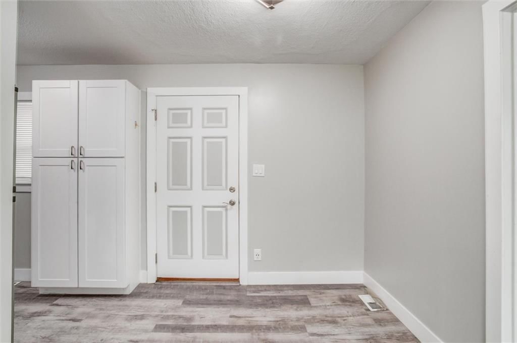 4552 N Locust Street — photo 9