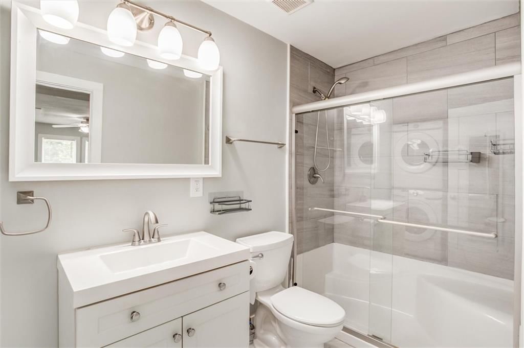 4552 N Locust Street — photo 13