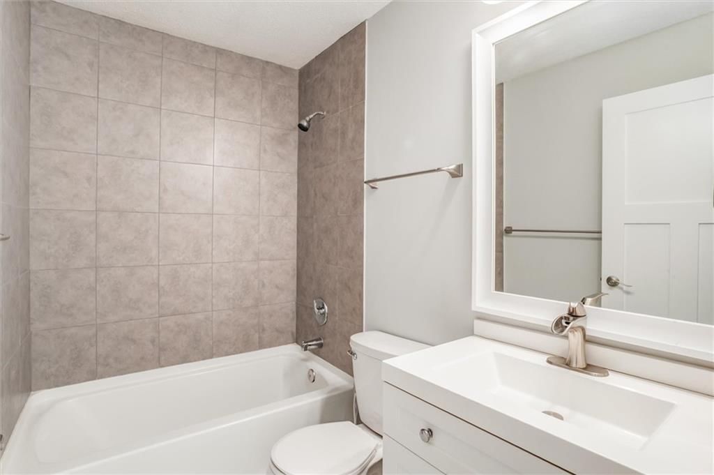4552 N Locust Street — photo 19
