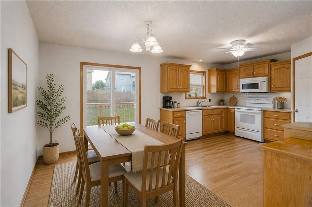 208 Hampton Drive — photo 5