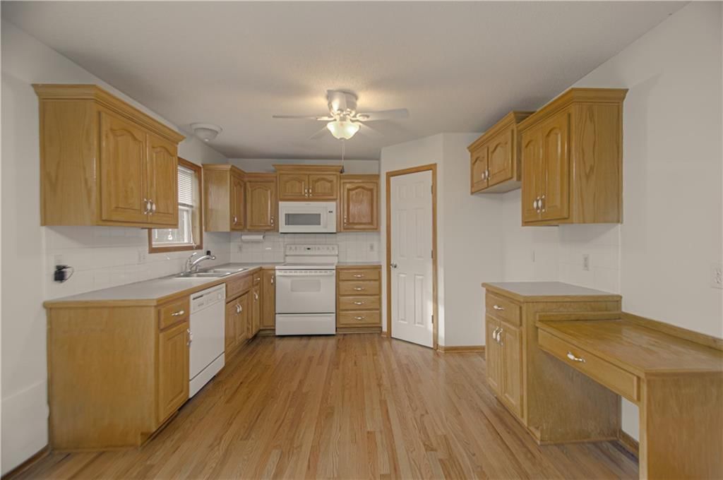 208 Hampton Drive — photo 7