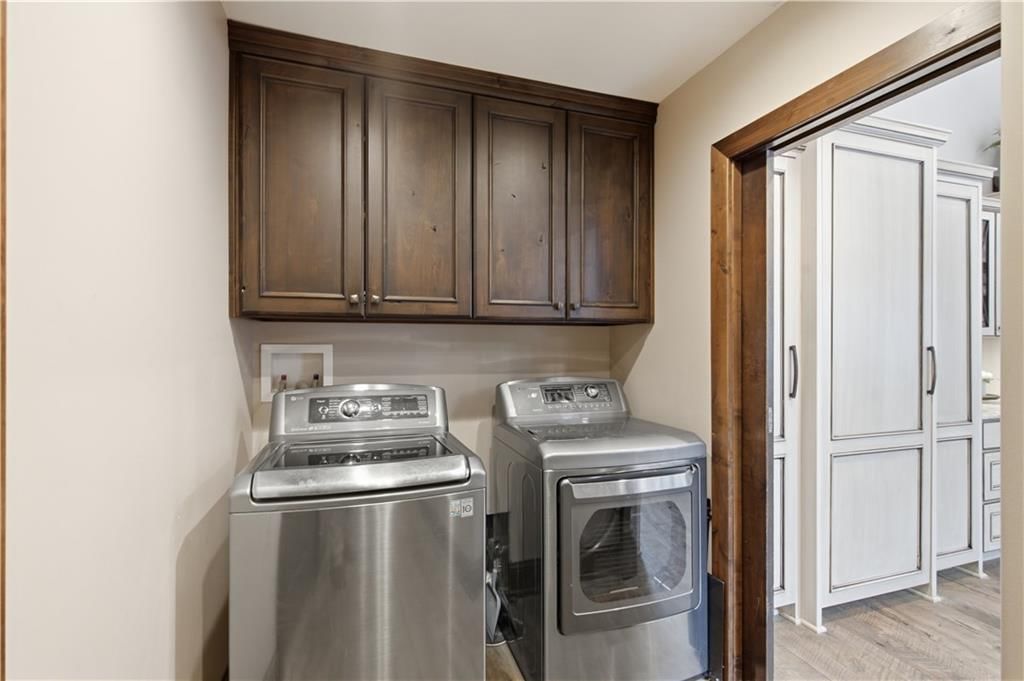 3505 SHAWNEE MISSION Parkway — photo 17