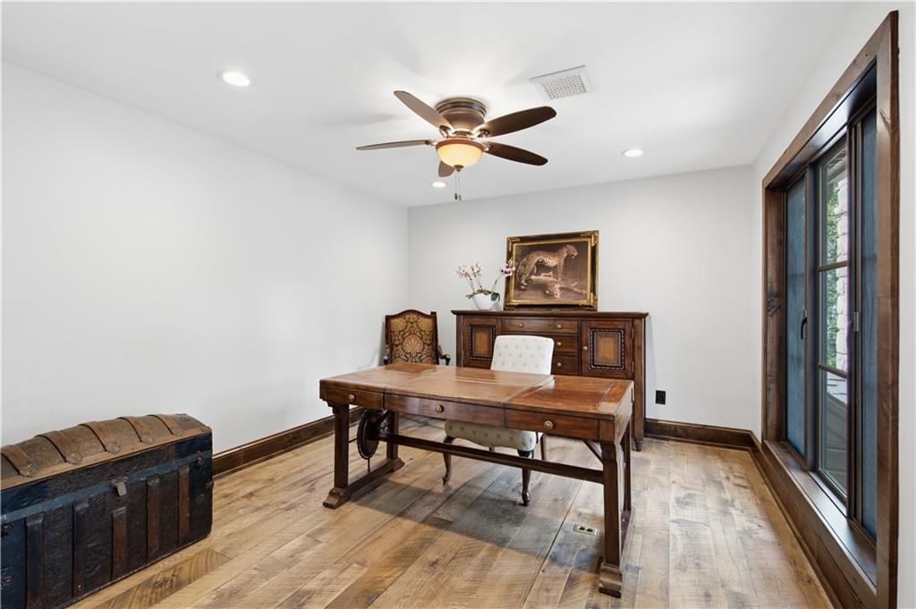 3505 SHAWNEE MISSION Parkway — photo 24