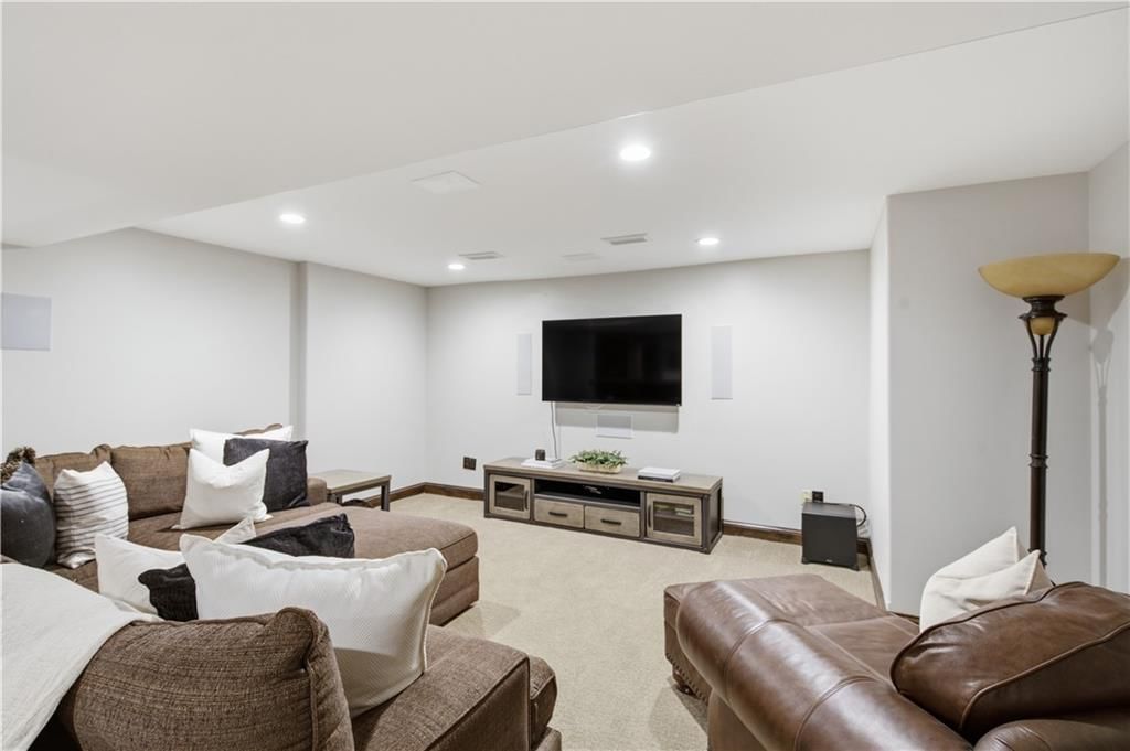 3505 SHAWNEE MISSION Parkway — photo 32