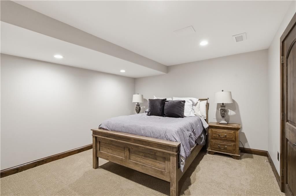 3505 SHAWNEE MISSION Parkway — photo 36