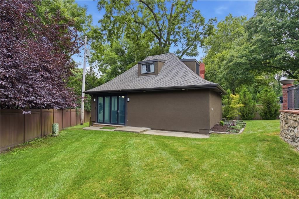 3505 SHAWNEE MISSION Parkway — photo 39