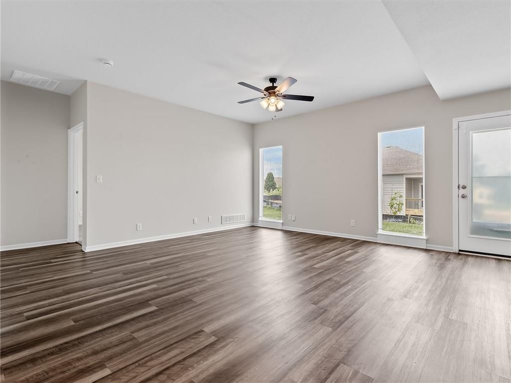 2104 Crestview Place — photo 8