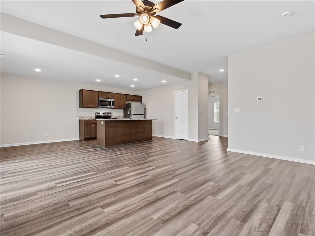 2104 Crestview Place — photo 9